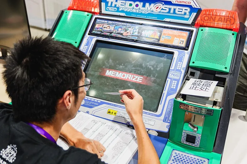 Screens Everywhere, Quarters Nowhere: How Streaming Rewired the American Arcade